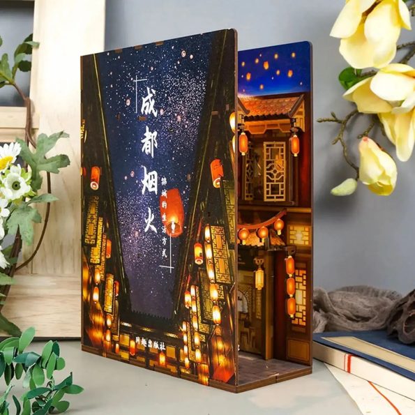 Chengdu Life DIY Book Nooks
