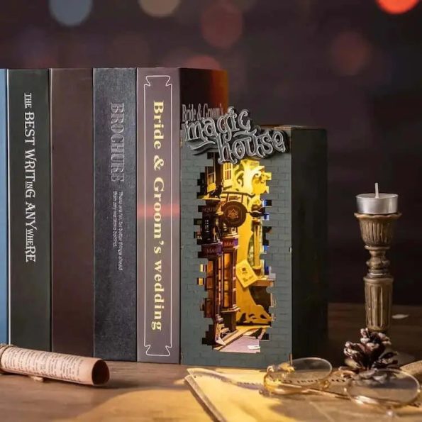 ROBOTIME ROLIFE MAGIC HOUSE DIY BOOK NOOK KIT - Diy book nook kit