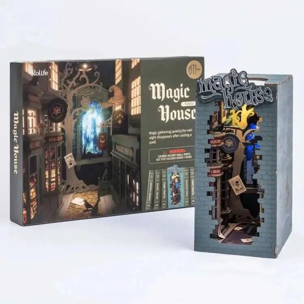 ROBOTIME ROLIFE MAGIC HOUSE DIY BOOK NOOK KIT - Diy book nook kit
